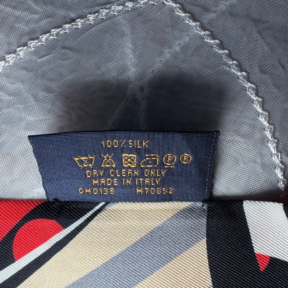 Louis Vuitton Multicolor Silk Bandeau . - Picture 4 of 6